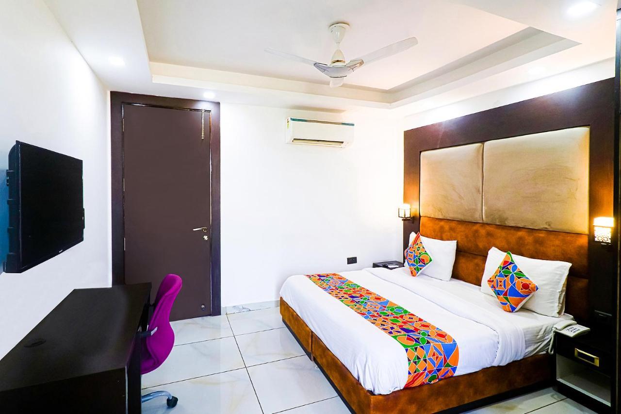 Fabhotel Kiara The Private Suites Gurgaon Exterior photo
